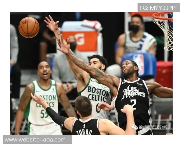 西蒙斯盛赞格雷潜力无限自曝赛季球鞋数量惊人