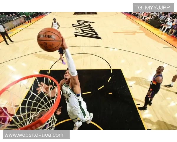 字母哥谈垃圾时间扣篮的意义在于激励球队奋力拼搏